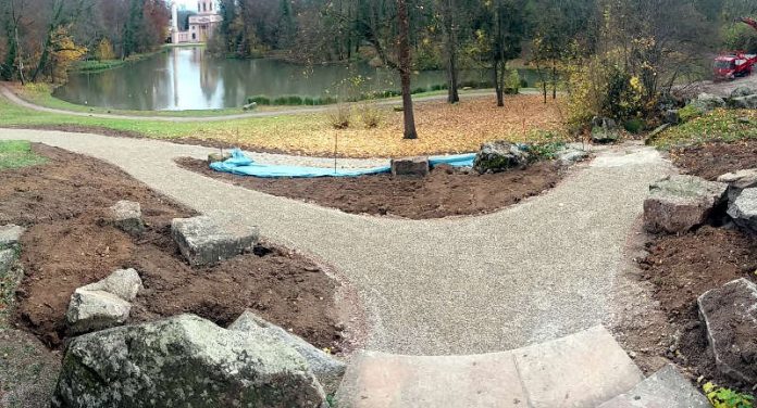 Schlossgarten Schwetzingen Aussenwegerückbau am Merkurtempel (Foto: Henrike von Werder-Zyprian/ SSG-Pressebild)