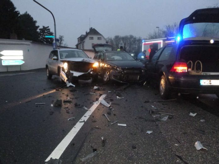 Unfall Weinsheimerstraße Worms (Foto: Polizei RLP)