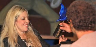 Die Pianistin, Bandleaderin und Jazz-Dozentin Anke Helfrich wird mit dem Bluebird 2018 für ihre herausragenden Leistungen geehrt. (Foto: Michael Frank)