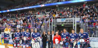 v.l. Chad Kolasik (US-Nationalspieler), Sinan Akdag, Matthias Plachta, Matthias Binder(Geschäftsführer Adler Mannheim), Dennis Endras, Anja Siegert, Thomas Beck (beide Team Pyeonchang), Jürgen Däuber, Henkel AG, Hanns-Michael Hölz (OSP-Präsident), Marcus Kink, Marcel Goc und David Wolf. (Foto: AS-Sportfoto / Sörli Binder)