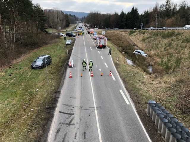 Der Senior missachtete die Vorfahrt der Frau - Es kam zum Zusammenstoß