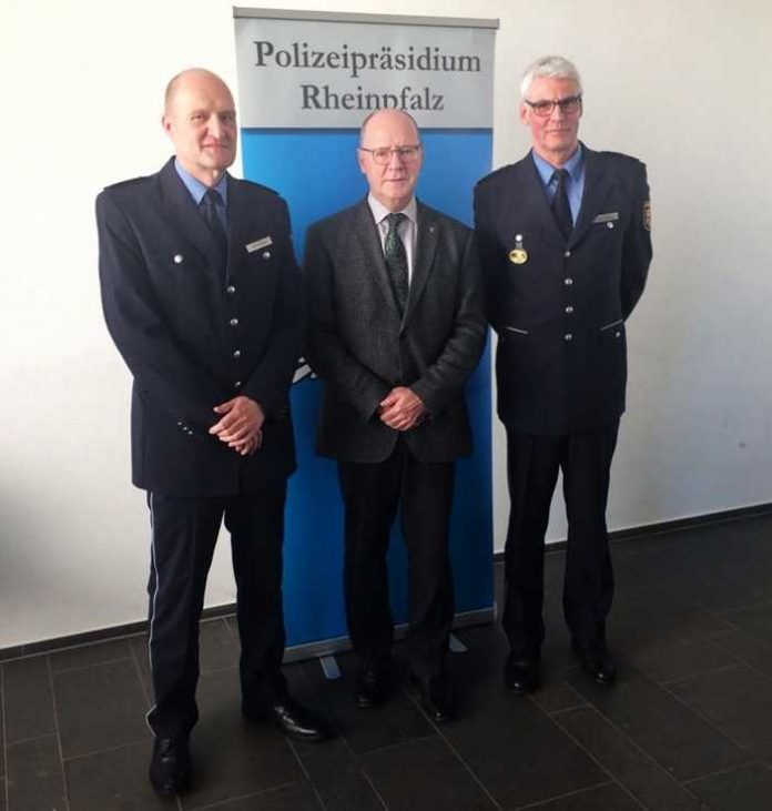 v.l.n.r. Olaf Molzberger, Polizeivizepräsdident Eberhard Weber, Matthias Schwartz