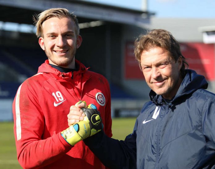 Jan Albrecht und SVWW-Torwart-Trainer Steffen Vogler (Foto: svww.de)