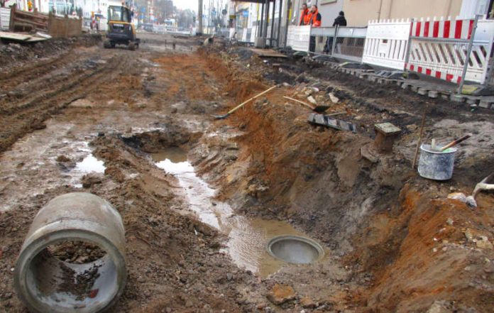 Bauarbeiten aufgrund Wasserschadens in der Straße Am Dornbusch (Foto: Amt für Straßenbau und Erschließung Frankfurt)