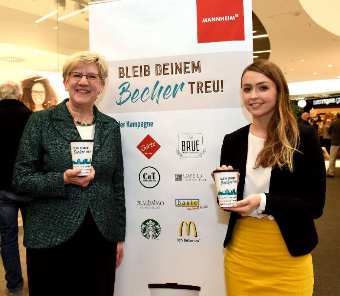 Umweltbürgermeisterin Felicitas Kubala mit Caroline Golly von der Klimaschutzagentur (Quelle: Stadt Mannheim / Foto: Thomas Tröster)
