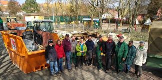 Die Helfer des diesjährigen „Dreck-weg-Tags“ in Schornsheim (Foto: Ortsgemeinde Schornsheim, Ortsbürgermeister Heiko Schmittbetz)