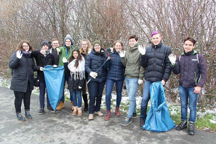 Gruppenbild vor Hecke (Foto: Stadt Speyer)