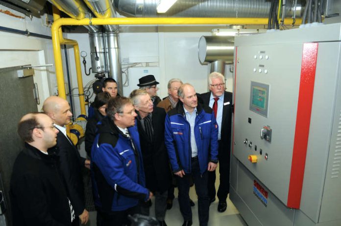 Die Stadtwerke haben ein neues BHKW im Albgaubad in Betrieb genommen, das nicht nur das gesamte Bad inklusive des neuen Lehrschwimmbads mit Wärme und Strom versorgt, sondern auch die benachbarte Buhlsche Mühle. (Foto: Stadtwerke Ettlingen GmbH)