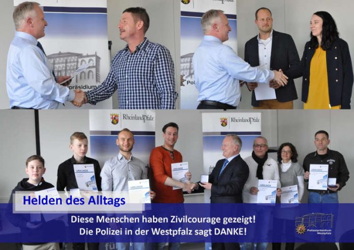 Polizeipräsident Michael Denne zeichnete am Donnerstag die 