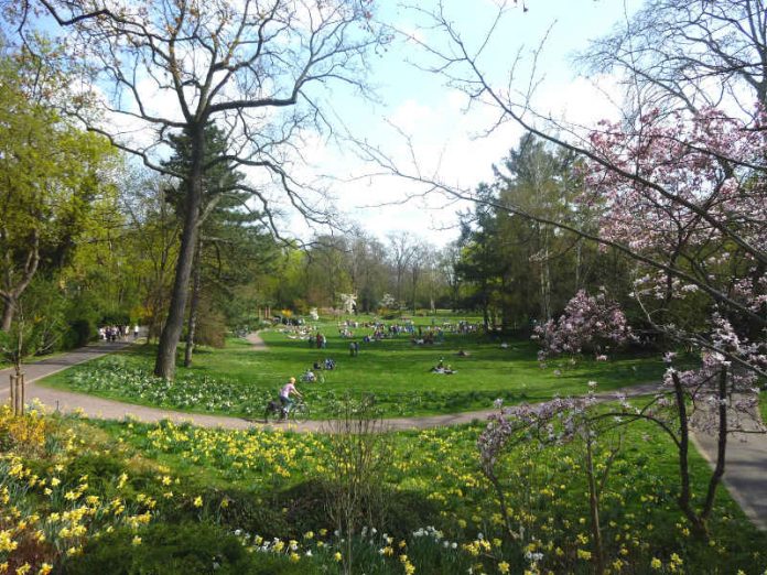 Prima Klima: Der Landauer Goethepark im Frühling. Am Donnerstag, 15. März, können sich Bürgerinnen und Bürger in einem Workshop an der Erstellung des Integrierten Klimaschutzkonzepts für die Stadt Landau beteiligen. (Foto: Stadt Landau in der Pfalz)