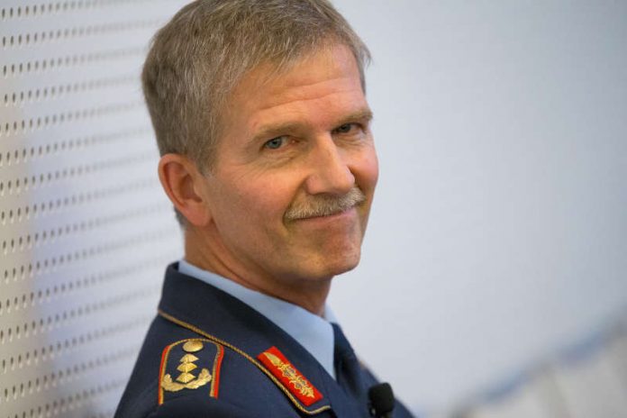 Der Inspekteur der Streitkräftebasis, Generalleutnant Martin Schelleis (Foto: Bundeswehr / Jane Schmidt) Der Inspekteur der Streitkräftebasis, Generalleutnant Martin Schelleis (Foto: Bundeswehr / Jane Schmidt)
