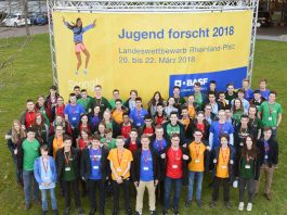 Geballter Forscherdrang: Die Teilnehmer des Landeswettbewerbs Rheinland-Pfalz von Jugend forscht 2018 bei BASF SE in Ludwigshafen. (Foto: Marcus Schwetasch)