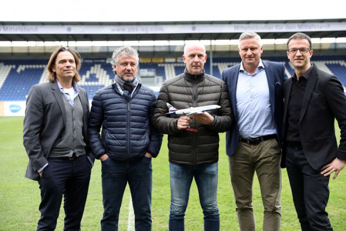 Veranstalter Wim Vogel, Erdal Keser, Mario Basler, Stefan Blöcher (Geschäftsführer BRITA-Arena) und Fredi Bobic. (Foto: svww.de)