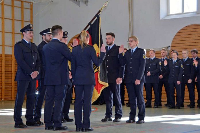 Vereidigung von Laufbahnabsolventen für den mittleren Polizeivollzugsdienst (Foto: Bundespolizei)