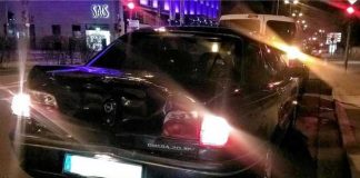 Der Opel Omega, der als dritter in der Reihe vor der Ampel stand, wurde als erster von dem Bus "erwischt" - und dadurch auch am stärksten beschädigt.