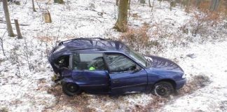 Der Unfallverursacher landete abseits der Fahrbahn
