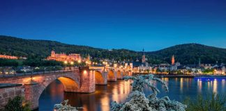 Die Alte Brücke und das Heidelberger Schloss bei Nacht – auch hier gehen anlässlich der weltweiten WWF-Aktion „Earth Hour“ am Samstag, 24. März 2018, für eine Stunde lang die Lichter aus. (Foto: Heidelberg Marketing GmbH / Schwerdt)