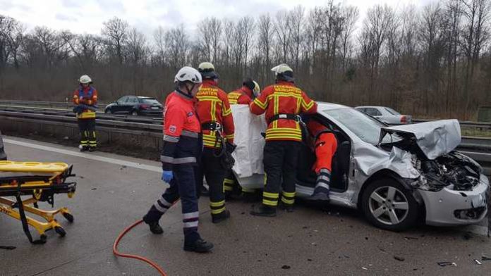 Einsatz auf der A5 - Die Freiwillige Feuerwehr Weingarten Einsatz auf der A5 - Die Freiwillige Feuerwehr Weingarten
