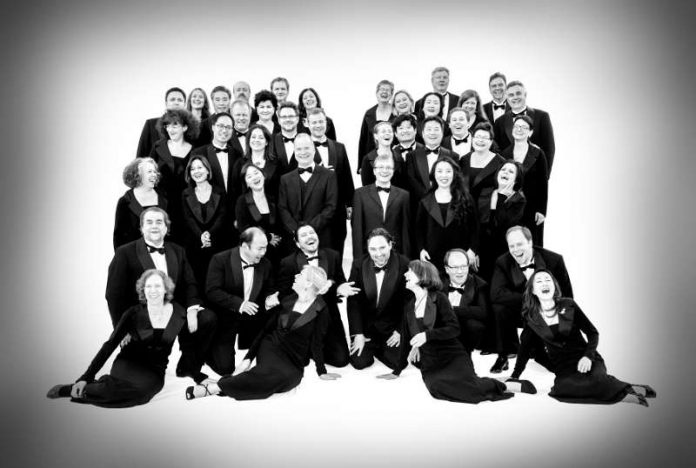 Badischer Staatsopernchor (Foto: Felix Grünschloß) Badischer Staatsopernchor (Foto: Felix Grünschloß)