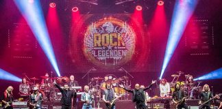 Ostdeutsche Rocklegenden rockten die Festhalle (Foto: Helmut Dell)