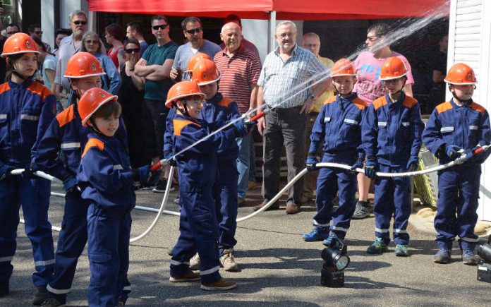 Jugendfeuerwehr (Foto: Feuerwehr Landau-Land)