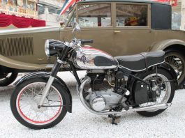 Auf der Veterama werden viele Motorräder angeboten, hier eine Horex Regina 350 ccm (Foto: Michael Sonnick)
