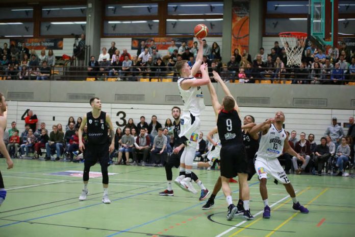 Center Eyke Prahst war mit 21 Punkten Topscorer der GEQUOS Center Eyke Prahst war mit 21 Punkten Topscorer der GEQUOS