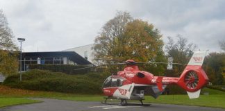 Der Hubschrauberlandplatz am Standort Buchen der Neckar-Odenwald-Kliniken wird gemäß aktueller Anforderungen umgebaut. In dieser Zeit landen Rettungshubschrauber auf dem Betriebsgelände der Firma Seitenbacher. (Foto: Neckar-Odenwald-Kliniken)