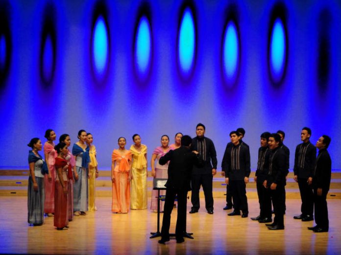 Der gemischte philippinische Kammerchor IMUSICAPELLA (Foto: IMUSICAPELLA)