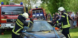 Übung der Feuerwehr beim Tag der offenen Tür (Foto: Feuerwehr Landau-Land)