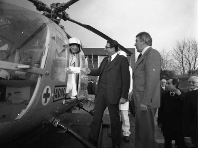 Indienststellung von Christoph 16 am 14. April 1978. Notärztin Dr. Silke Schiersmann, Bundesinnenminister Werner Maihofer und Saar-Innenminister Alfred Wilhelm (von links nach rechts). (Quelle: Landesarchiv Saarland9