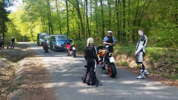 Motorradkontrolle auf der B255 zwischen Gladenbach und Bischoffen