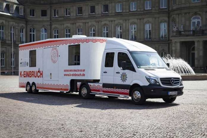 Informationsfahrzeug - Beratungsstelle des Polizeipräsidiums Karlsruhe informiert: “SICHER WOHNEN - EINBRUCHSCHUTZ” Informationsfahrzeug - Beratungsstelle des Polizeipräsidiums Karlsruhe informiert: “SICHER WOHNEN - EINBRUCHSCHUTZ”