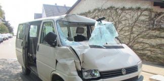 Der Bus wurde erheblich beschädigt - Der Fahrer verletzt - Uelversheim