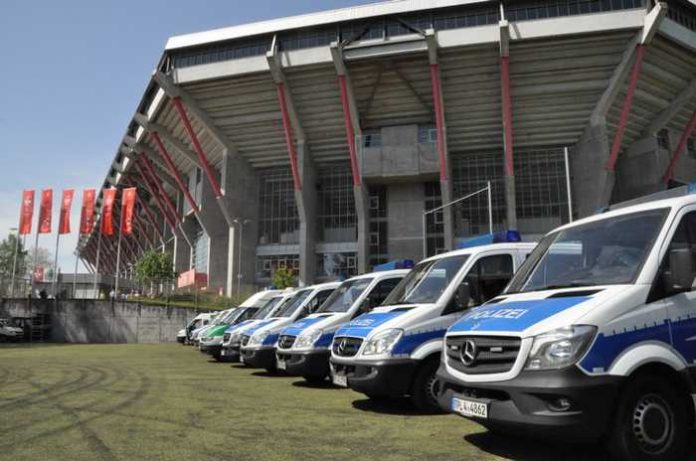 Polizei Fahrzeuge Kaiserslautern Stadion