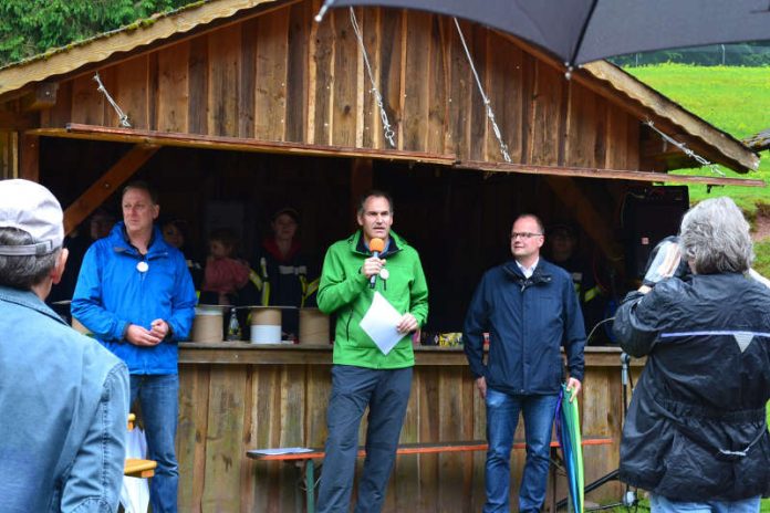 Landrat Dietmar Seefeldt und der Erste Kreisbeigeordnete Marcus Ehrgott bei der Begrüßung (Foto: Kreisverwaltung Südliche Weinstraße)