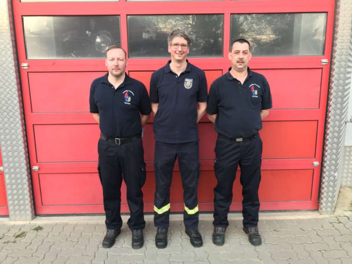 v.l.: Frank Ackermann (Wehrführer), Christopher Diehl (Wehrleiter), Heiko Theis (Stellv. Wehrführer) (Foto: Feuerwehr Gronau) v.l.: Frank Ackermann (Wehrführer), Christopher Diehl (Wehrleiter), Heiko Theis (Stellv. Wehrführer) (Foto: Feuerwehr Gronau)