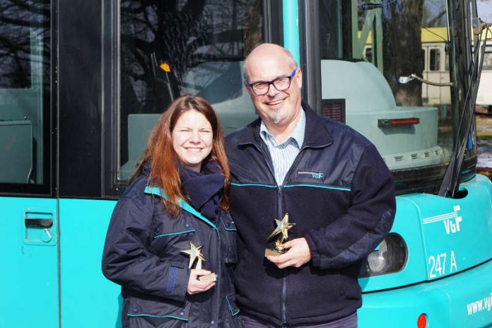 Andrea Ramsthaler und Jens Buchhold mit Trophäen nach dem Vorentscheid bei der Tram-EM 2018 (Foto: VGF)