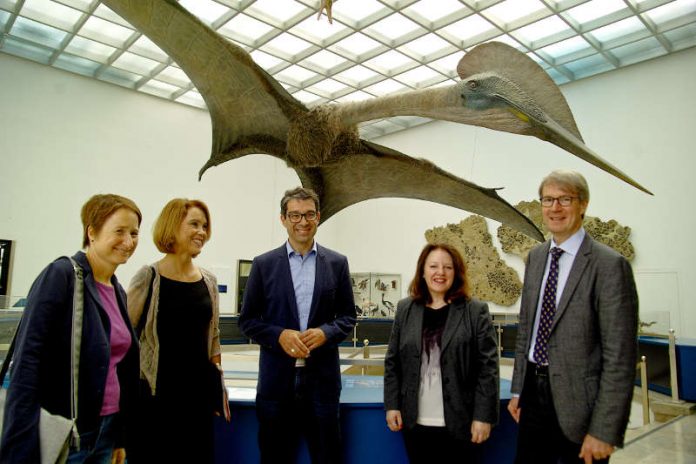 Bettina Lisbach MdL; Staatsekretärin Petra Olschowski, Staatssekretär Dr. Andre Baumann, Kaufmännische Direktorin Susanne Schulenburg, Direktor Prof. Dr. Norbert Lenz (Foto: SMNK)