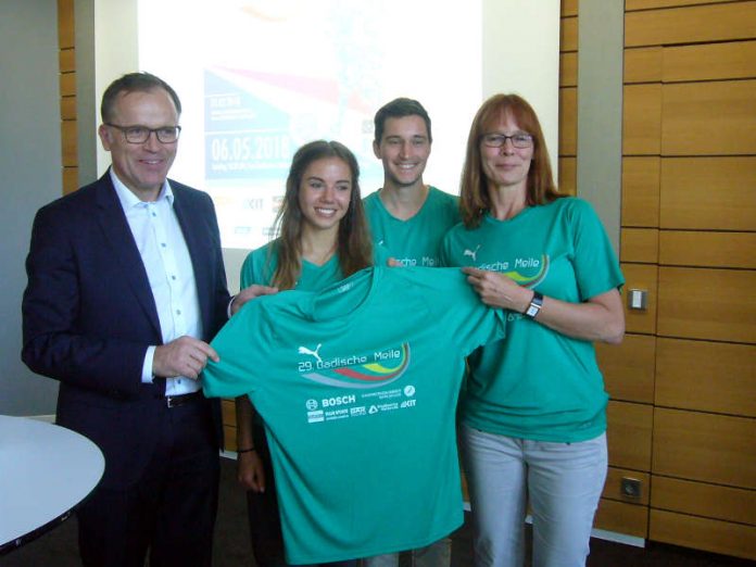 v.l.: Michael Homann (Stadtwerke Karlsruhe), Jana Reinert, Christoph Wallner, Angelika Solibieda (alle LG Region Karlsruhe) (Foto: Hannes Blank)