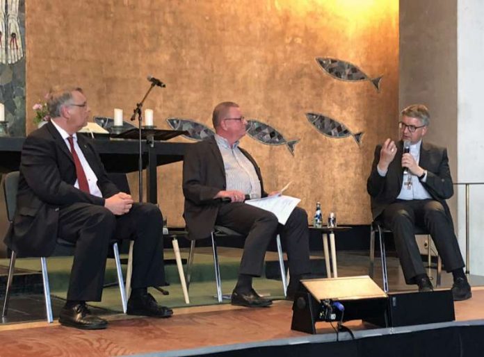 Kirchenpräsident Schad, Michael Garthe und Bischof Peter Kohlgraf (Foto: lk)