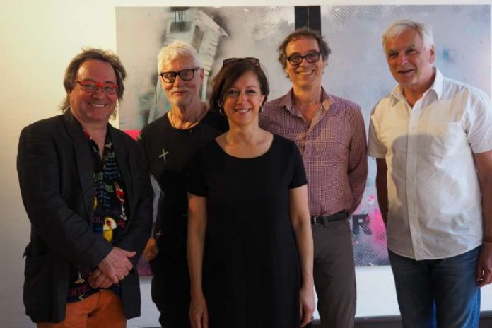 Im Gespräch anlässlich der Ausstellungseröffnung: Wolfgang Glass, Manfred Plathe, Gabriele Köbler, Wolfgang Helfferich und Gerhard Lämmlin (Foto: Wolfgang Nörr)