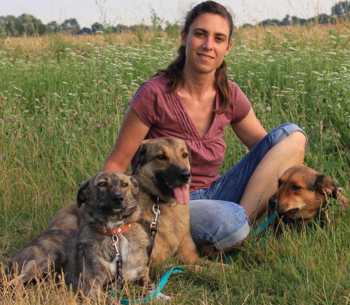 Den Kurs leitet die zertifizierte Hundetrainerin und Verhaltensberaterin Jennifer König.