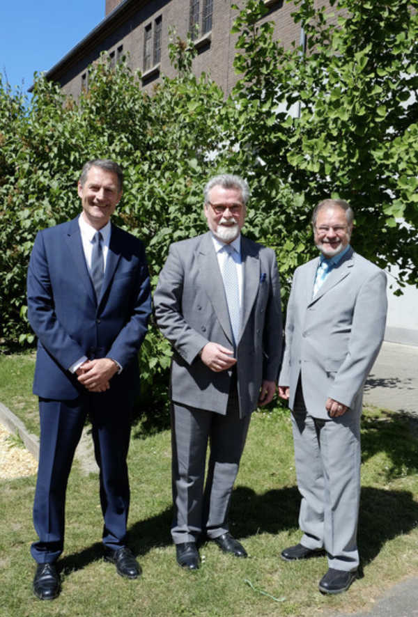 v.l.: Bernd Schwenninger, Justizminister Herbert Mertin, Ansgar Schreiner (Foto: Ministerium der Justiz)