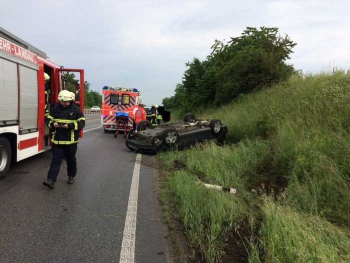 Unfall A65 Landau Süd