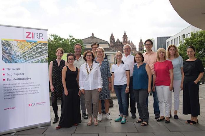 Gruppenfoto (Foto: Stefan Weißmann)