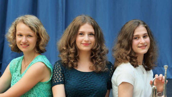 v.l.: Julia Tischbirek (Klavier), Katharina Elisabeth Schmitz (Gesang), Alexandra Cramer (Trompete) (Foto: WMK)