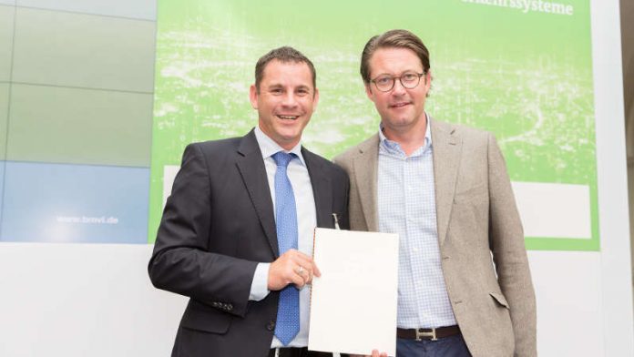 Oberbürgermeister Sven Gerich und Bundesminister für Verkehr und digitale Infrastruktur Andreas Scheuer (Foto: BMVI) Oberbürgermeister Sven Gerich und Bundesminister für Verkehr und digitale Infrastruktur Andreas Scheuer (Foto: BMVI)