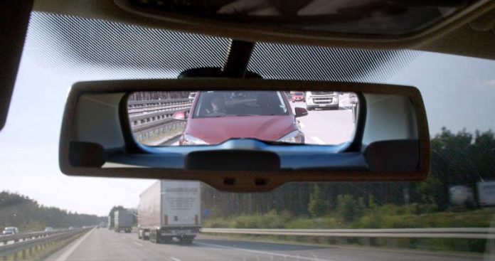 Neben der gefahrenen Geschwindigkeit unterschätzen viele Verkehrsteilnehmer laut Deutschem Verkehrssicherheitsrat (DVR) den nötigen Sicherheitsabstand (Foto: obs/Deutscher Verkehrssicherheitsrat e.V.) Neben der gefahrenen Geschwindigkeit unterschätzen viele Verkehrsteilnehmer laut Deutschem Verkehrssicherheitsrat (DVR) den nötigen Sicherheitsabstand (Foto: obs/Deutscher Verkehrssicherheitsrat e.V.)