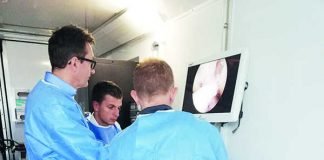 Dr. med. Ansgar Eberle im OP-Truck